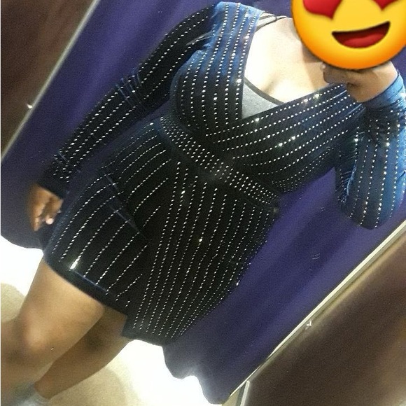 💜30% off sale💜 Windsor | Blue velvet wrap dress - Picture 5 of 8